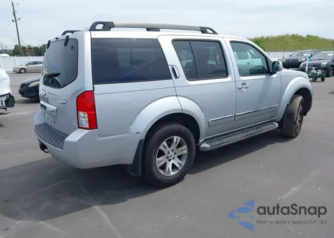 2011 Nissan Pathfinder Silver z USA, uszkodzony, nr VIN 5N1AR1NN7BC615095